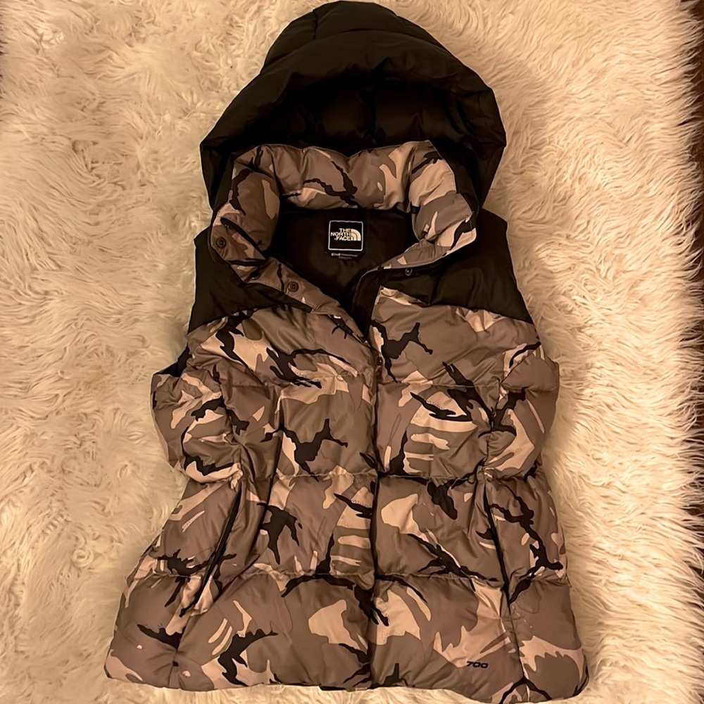 The North Face Novelty Nuptse Camo Vest Womens Size M